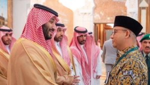 Anies Unggah Momen Salaman dengan Pangeran MBS di Makkah