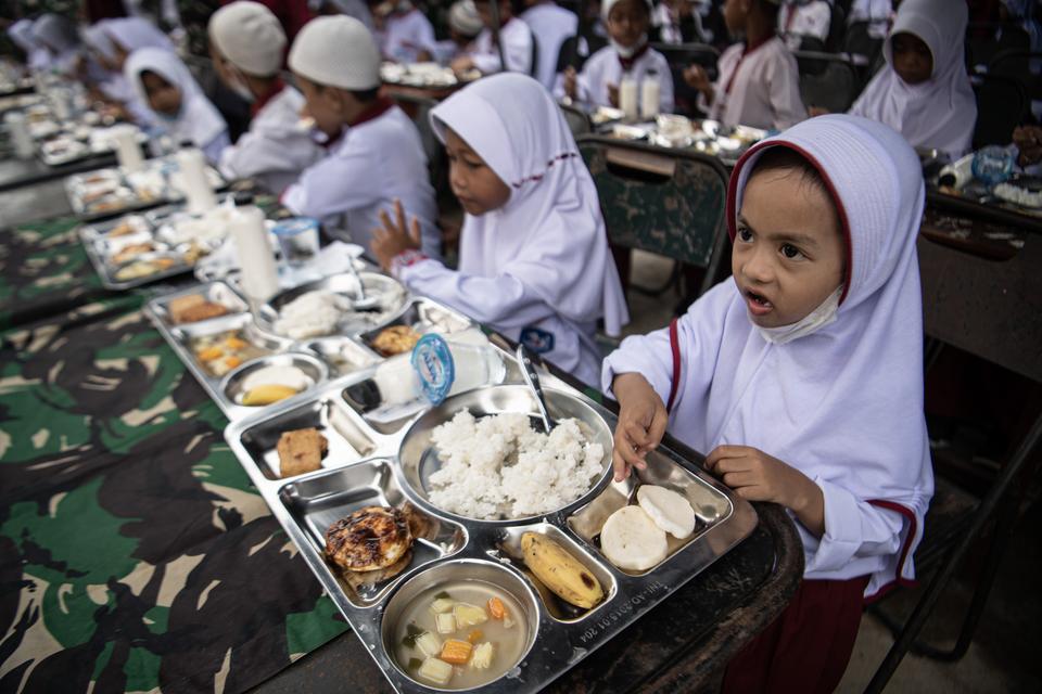 Prabowo Janjikan Program Makan Siang Gratis Untuk Anak Sekolah